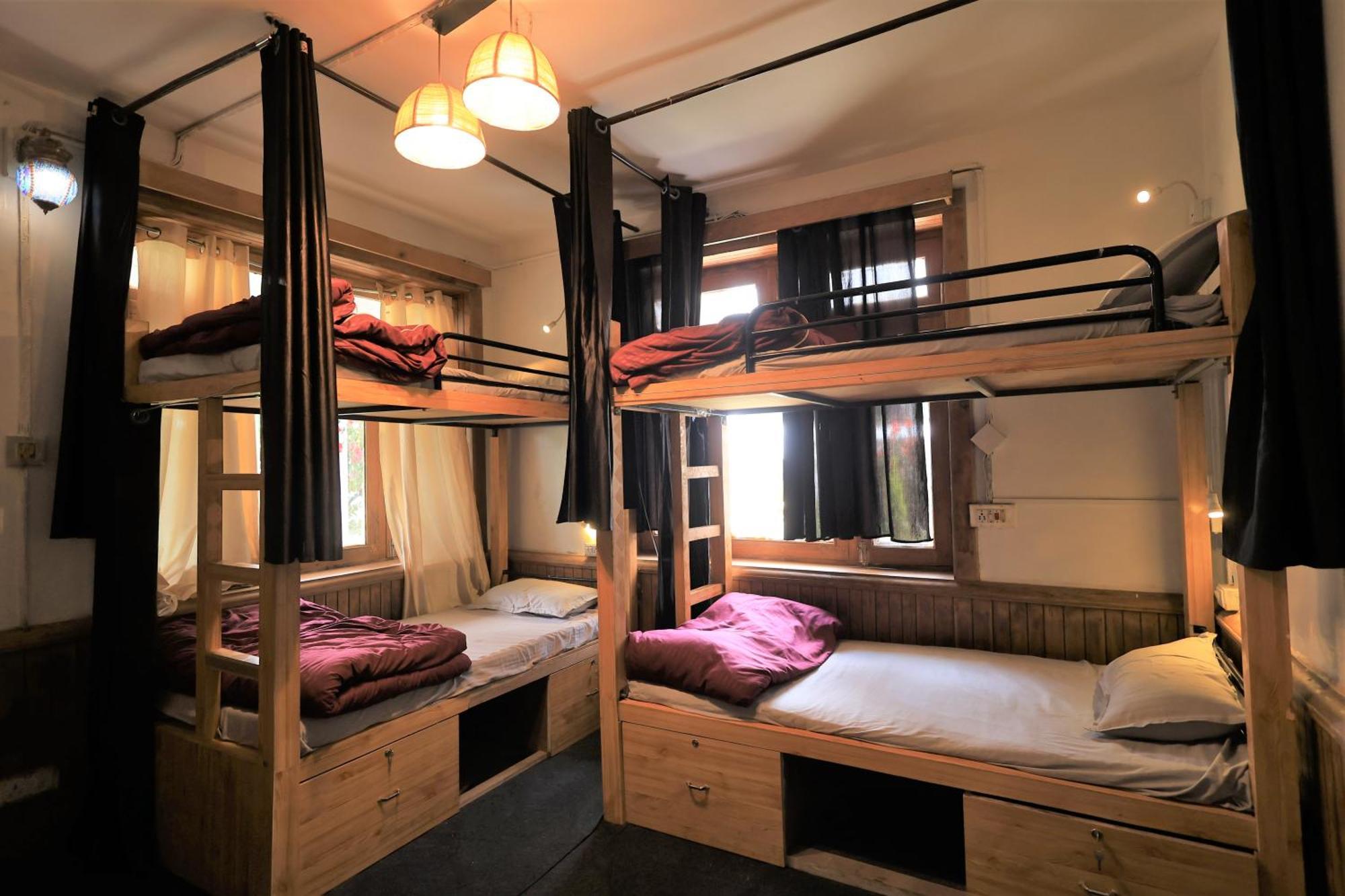 Beholden Stay And Cafe - Manali, Rooms & Dorms Exterior photo