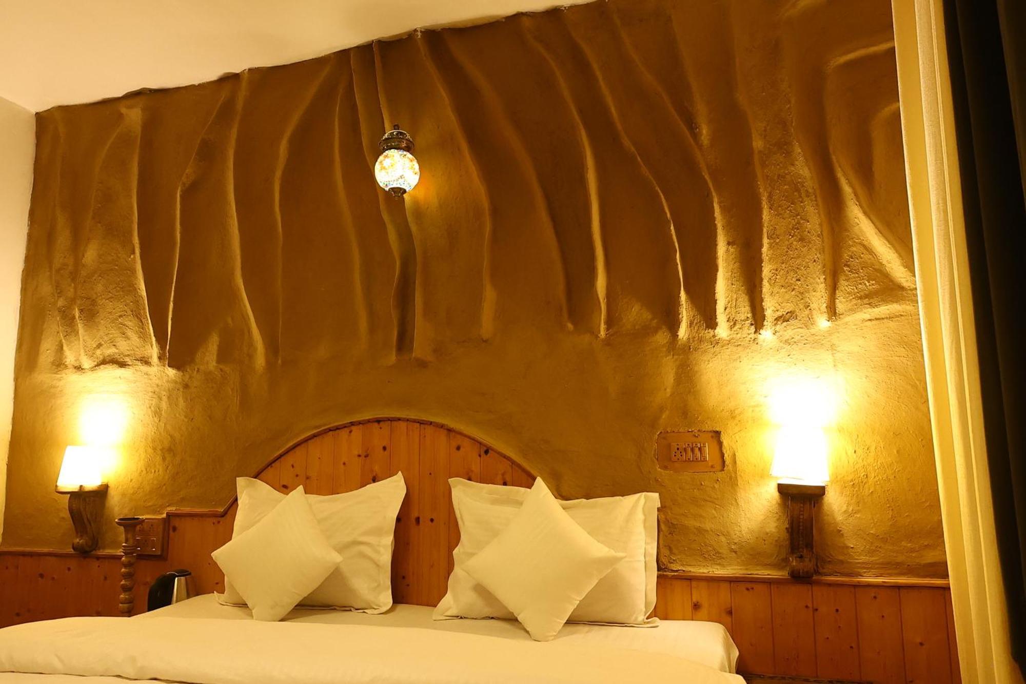 Beholden Stay And Cafe - Manali, Rooms & Dorms Exterior photo