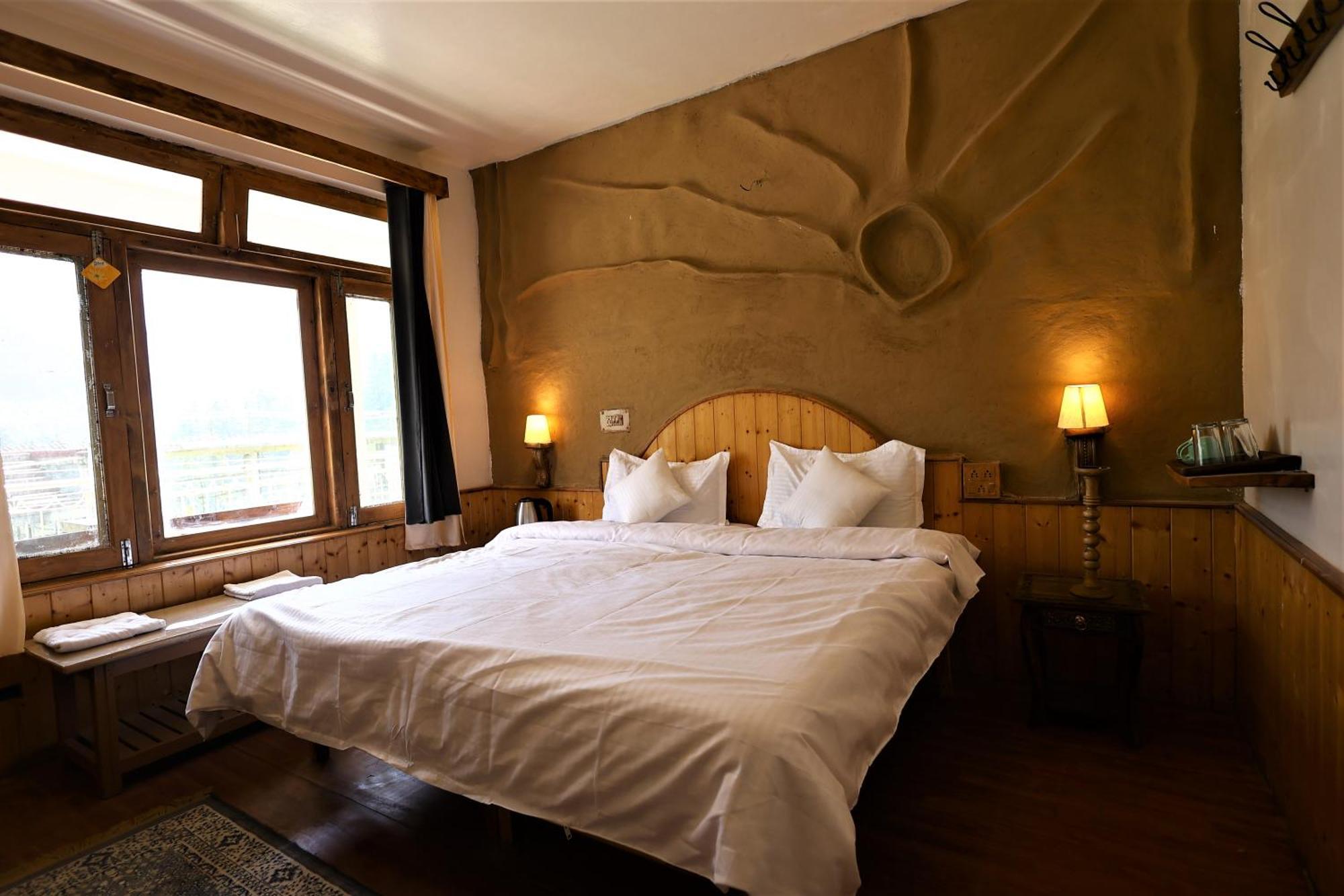 Beholden Stay And Cafe - Manali, Rooms & Dorms Exterior photo