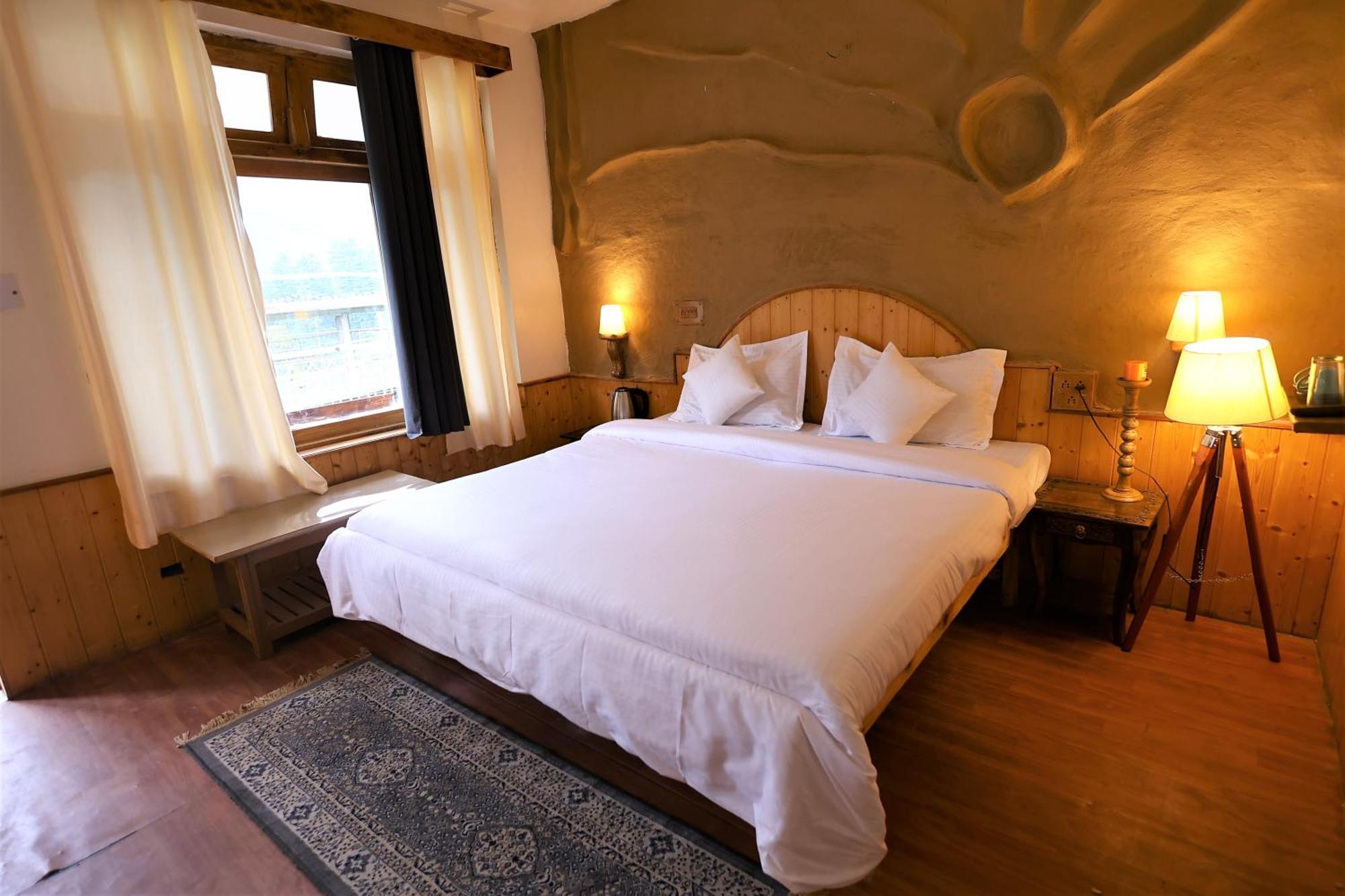 Beholden Stay And Cafe - Manali, Rooms & Dorms Exterior photo