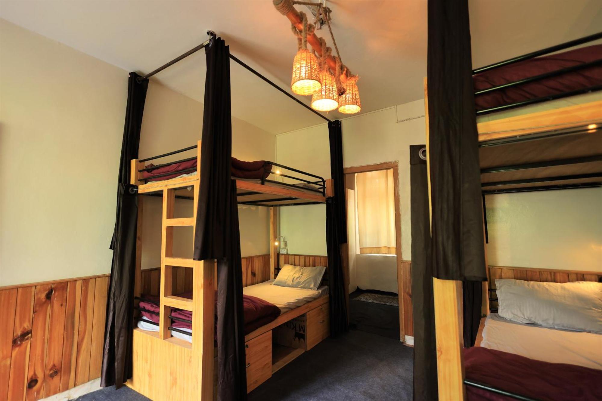 Beholden Stay And Cafe - Manali, Rooms & Dorms Exterior photo